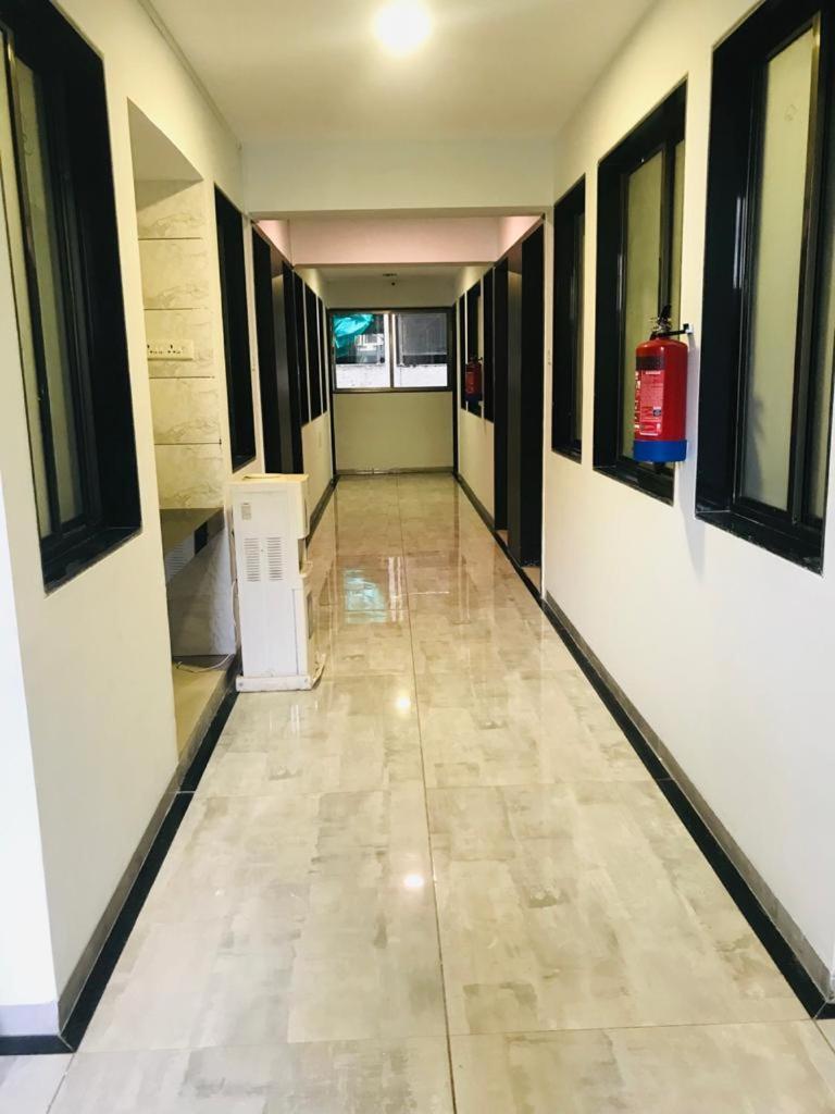 Hooliv 7 Avenues G Block Hotel Pune Exterior foto